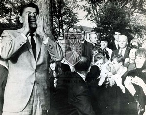 Image description is not available for 1970.132